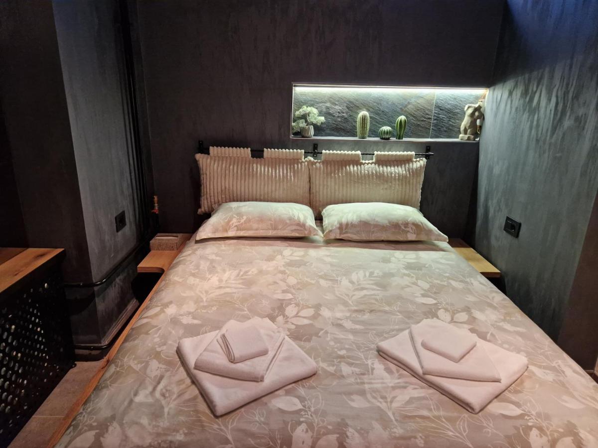 Biblioteka Spa Suite Belgrado Buitenkant foto