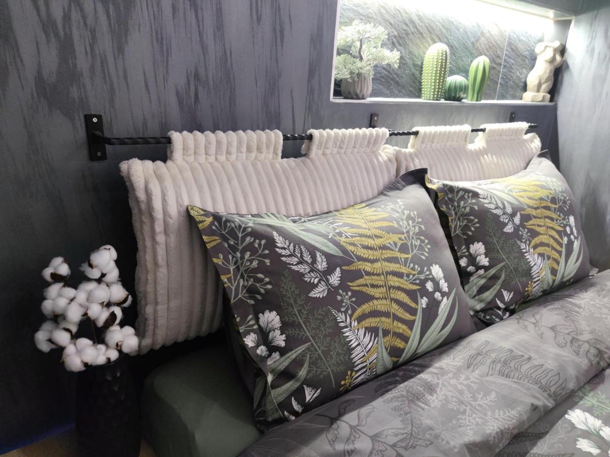 Biblioteka Spa Suite Belgrado Buitenkant foto